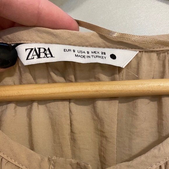 Zara Voluminous Dress - Picture 4 of 6